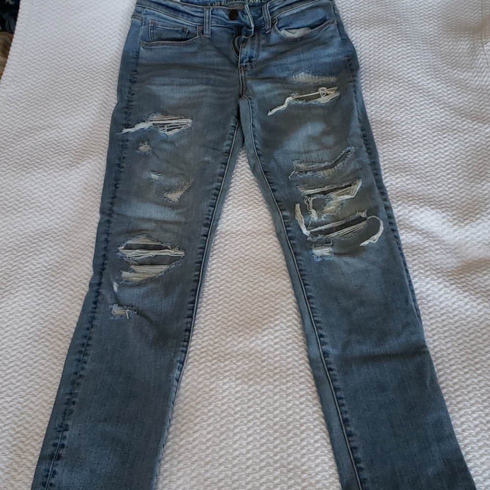 AEO Ladies Distressed and Dark Jeans Regular